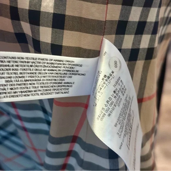 BURBERRY Ring Pierced Mid-length Kensington-fit Gabardine Trench
🫦HARD-2-FIND👄 - Picture 15 of 16